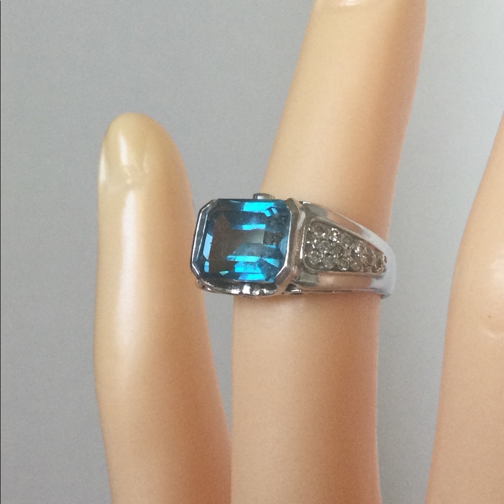 14k W.G. BLUE TOPAZ & DIAMOND RING - Picture 6 of 6